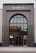 Eingang der First FA Bank